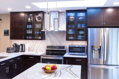 Minimalist kitchen photo in Cleveland