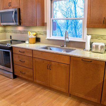 Chestnut Stained Transitional Kitchen Remodel With Adjoining Sunroom (K-93)