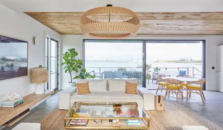 Houzz Tour: Hamptons Beach House With Worldly Flair