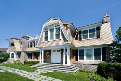 Example of a classic exterior home design in New York
