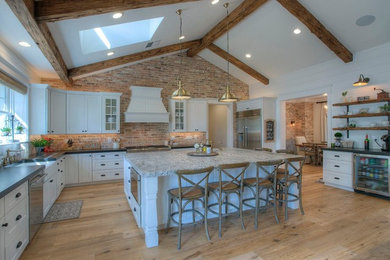 Farmhouse kitchen photo in Phoenix