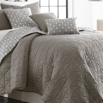 Reversible Coverlets and Quilts (Sets)