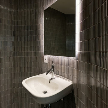 Curved-Wall Bathroom Remodel
