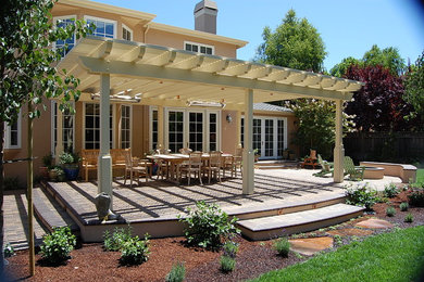 Example of a large trendy patio design in San Francisco