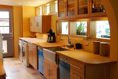 Inspiration for a mid-century modern kitchen remodel in Los Angeles