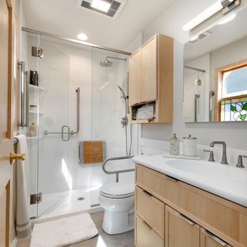Universal design bath - Minneapolis