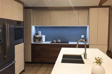 Inspiration for a contemporary kitchen remodel in Toronto
