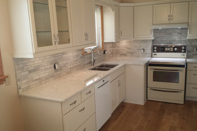 Kitchen - kitchen idea in Toronto
