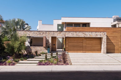 Minimalist home design photo in San Diego