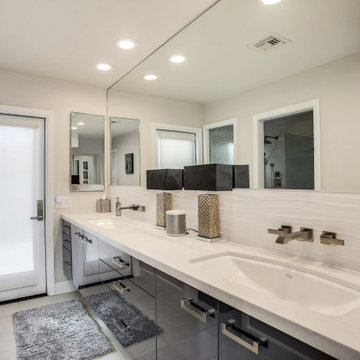 Cabinets of the Desert - High Gloss Vanity