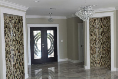 Example of an entryway design in Los Angeles