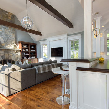 Light & Lovely Great Room and Kitchen