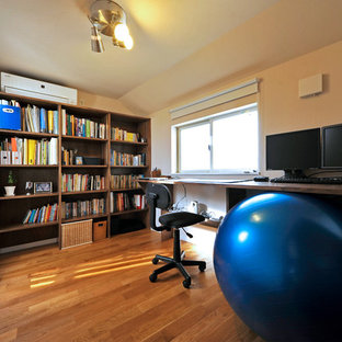 東京都下のモダンスタイルのおしゃれなホームオフィス・仕事部屋の写真