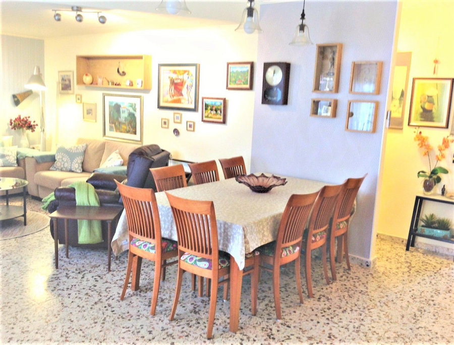 built an extension to the salon wall, creating new dining area