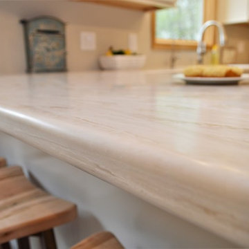 Warsaw, IN. Haas Signature Collection. Cream Colored Maple Kitchen
