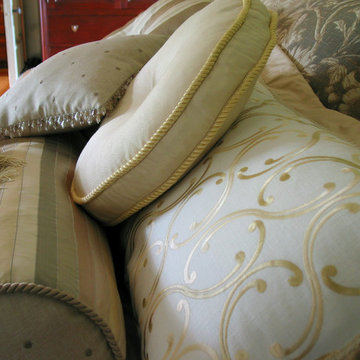 Cotswold Cottage - Bespoke Bedding, Seattle, WA