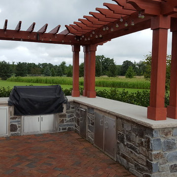 Outdoor Grill Stations and Kitchens