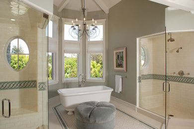 Example of a classic bathroom design in Los Angeles