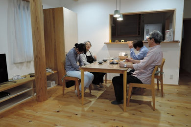 Photo of a mid-sized asian dining room in Tokyo.