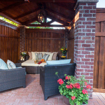 Backyard Seating Nook – French Quarter Courtyard