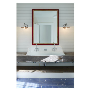 Brainerd Lakes Shingle Style - Beach Style - Bathroom - Minneapolis ...