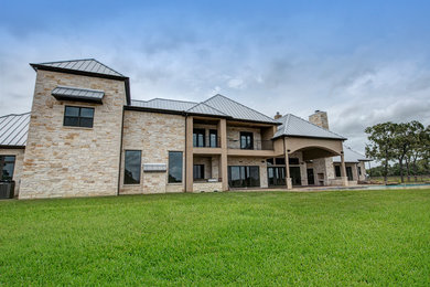 Inspiration for a timeless exterior home remodel in Houston