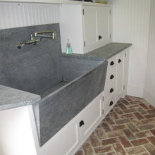 Laundry Room (w/ Dog Bath)