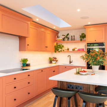 Classic In-Frame Shaker Plain Front & Single Square Bead Kitchen