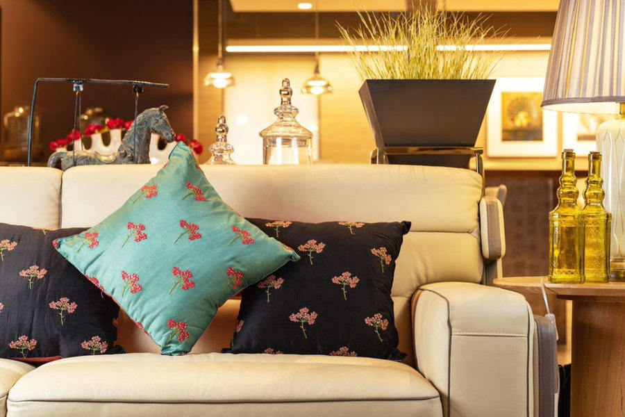 Apricot, The Home Story