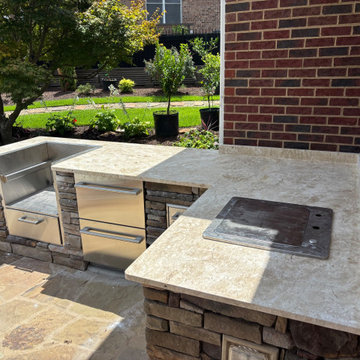 Outdoor kitchen in travertine, Lexington