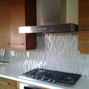 Contemporary White Kitchen Backsplash
