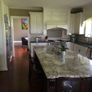 Two tone kitchen countertops