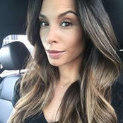 Lara Larue's photo