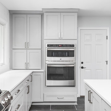 Deerfield Modern Kitchen