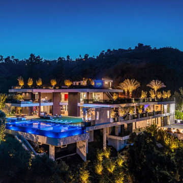 Bundy Drive Brentwood, Los Angeles modern luxury home for resort style living