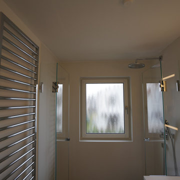 Aus einem Badezimmer wird ein Duschbad der extra Klasse