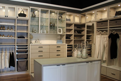 Inspiration for a closet remodel in Toronto