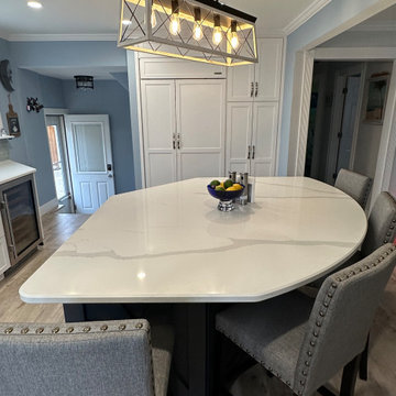 Showplace EVO Pendleton Kitchen in Simpli White- Perimeter, Hale Navy- Island