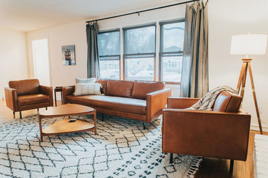 Living room - 1960s living room idea in Chicago