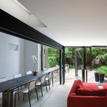 Operable Boundary Townhouse/Garden
