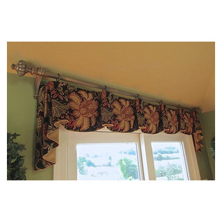 Custom Valance - Transitional - Kitchen - Philadelphia - by Sew Stylish ...