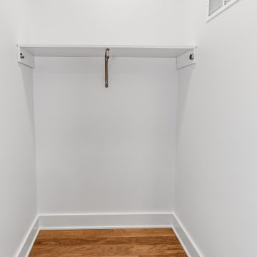 End Unit - Transitional Modern Luxury Rowhome Heritage Place Naperville, IL