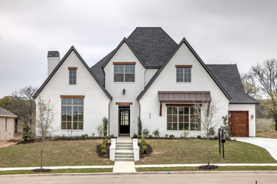 Transitional exterior home photo in Dallas