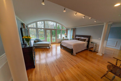 Bedroom photo in Boston