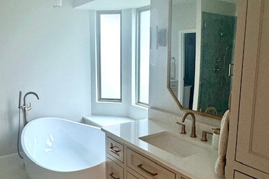 Inspiration for a transitional bathroom remodel in Dallas