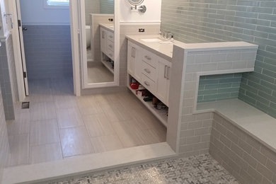 Example of a bathroom design in Seattle