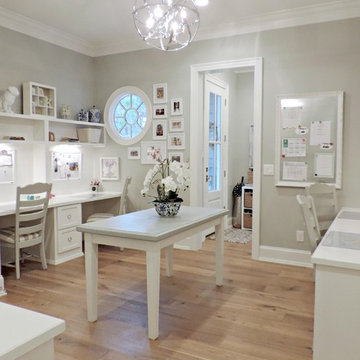 Home Office for Five - Work Space for Everyone