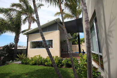 This is an example of a tropical home design in Perth.