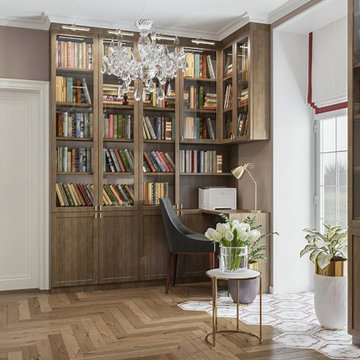4-br Apartment with the Home Library