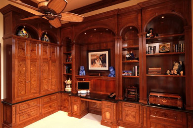 Home office - traditional home office idea in Miami